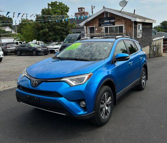 2017 Toyota RAV4 XLE AWD photo