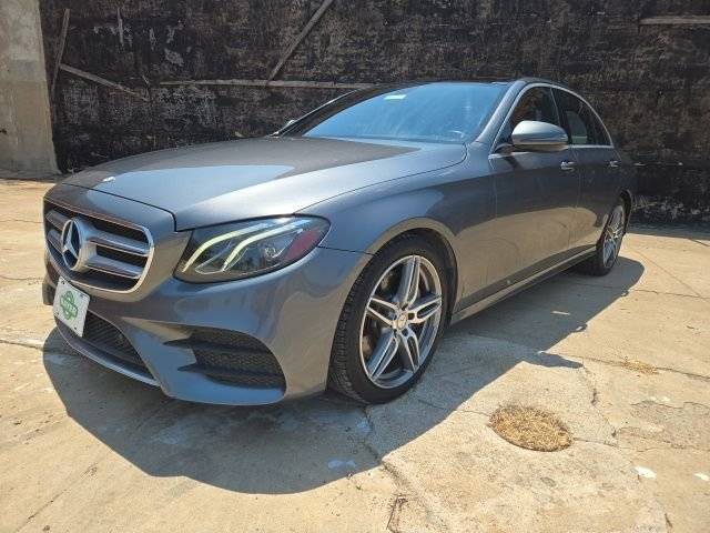 2017 Mercedes-Benz E-Class E 300 Luxury RWD photo