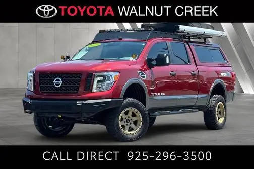 2017 Nissan Titan XD PRO-4X 4WD photo