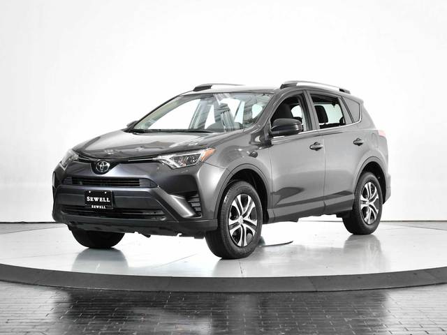 2017 Toyota RAV4 LE FWD photo