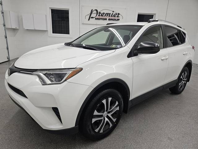 2017 Toyota RAV4 LE AWD photo