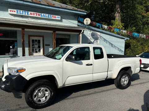 2017 Toyota Tacoma SR 4WD photo