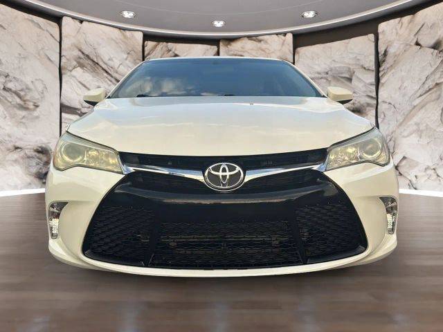 2017 Toyota Camry SE FWD photo