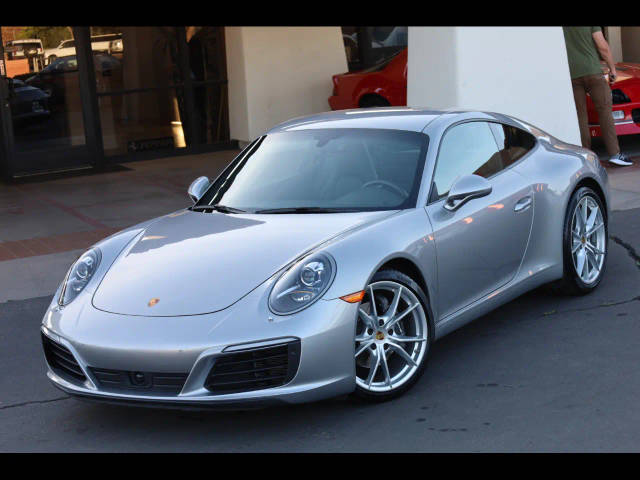 2017 Porsche 911 Carrera RWD photo