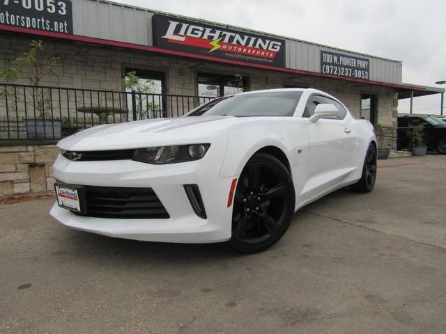 2017 Chevrolet Camaro 2LT RWD photo