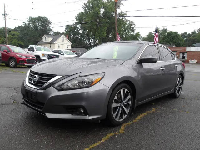 2017 Nissan Altima 2.5 SR FWD photo