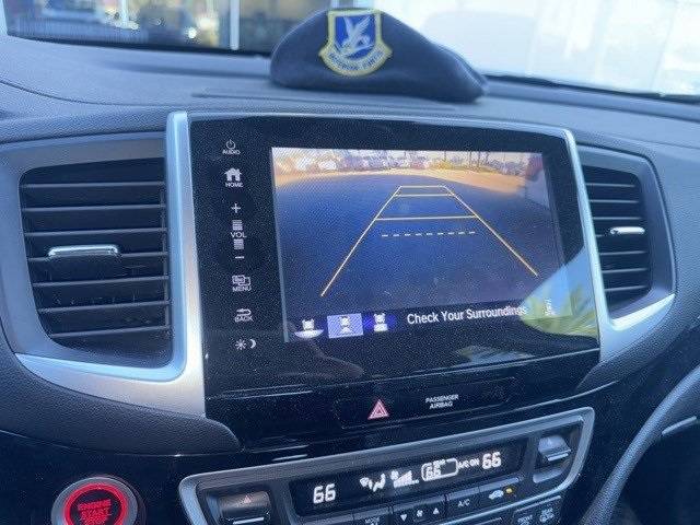 2017 Honda Pilot Elite AWD photo