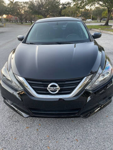 2017 Nissan Altima 2.5 SR FWD photo