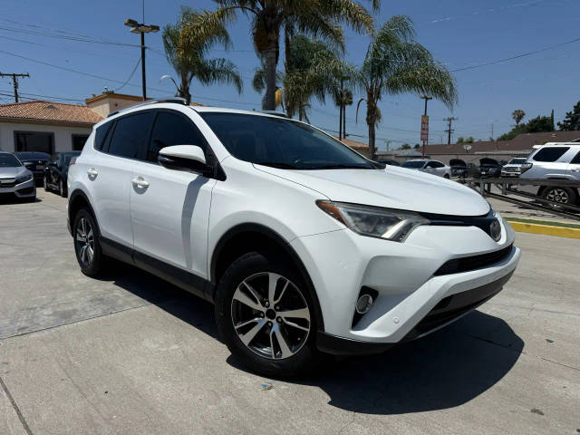 2017 Toyota RAV4 XLE FWD photo