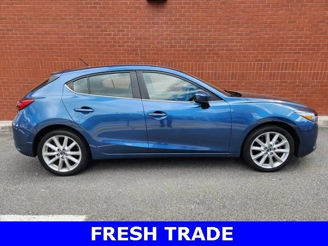 2017 Mazda 3 Touring FWD photo