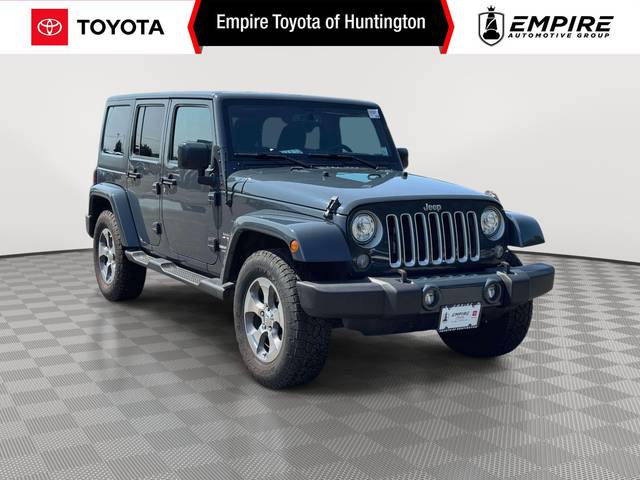 2017 Jeep Wrangler Unlimited Sahara 4WD photo