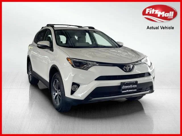 2017 Toyota RAV4 XLE AWD photo