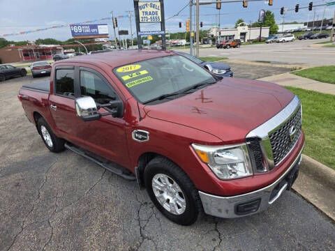 2017 Nissan Titan SV RWD photo