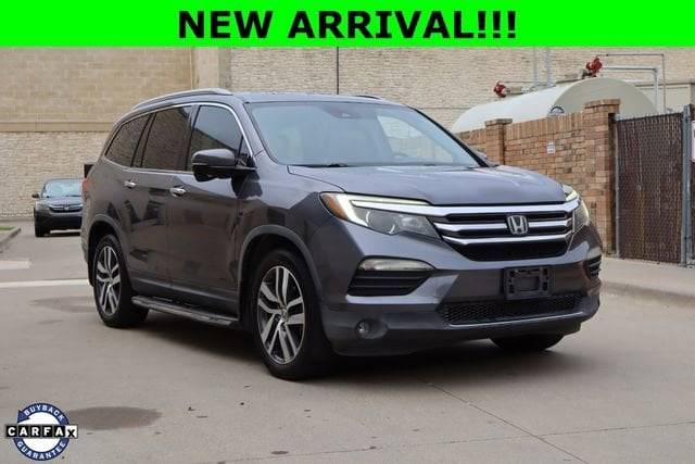 2017 Honda Pilot Touring AWD photo