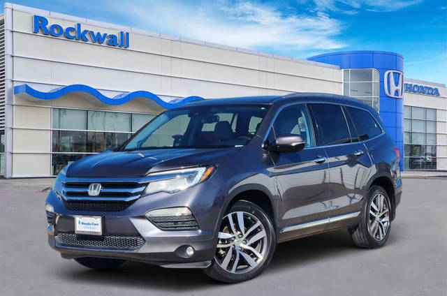 2017 Honda Pilot Touring AWD photo