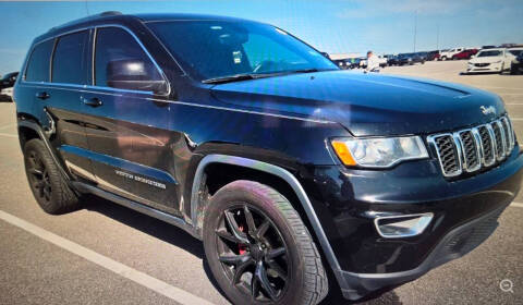 2017 Jeep Grand Cherokee Laredo RWD photo