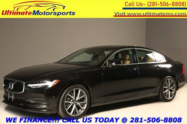 2017 Volvo S90 Momentum FWD photo