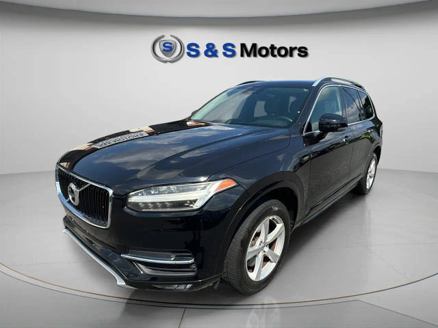 2017 Volvo XC90 Momentum FWD photo