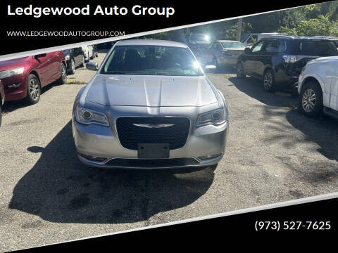 2016 Chrysler 300 Limited AWD photo