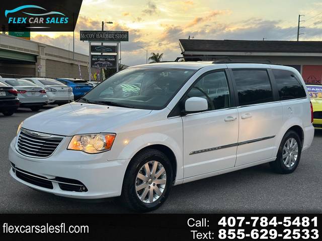 2016 Chrysler Town and Country Touring FWD photo