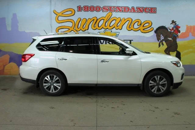 2017 Nissan Pathfinder SL 4WD photo