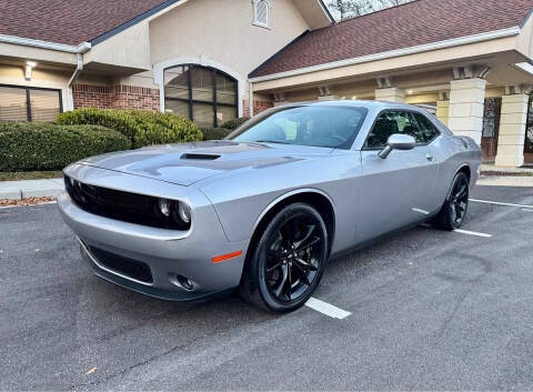 2017 Dodge Challenger SXT Plus RWD photo