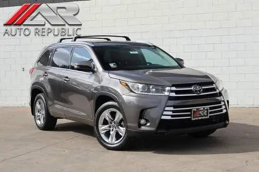 2017 Toyota Highlander Limited AWD photo