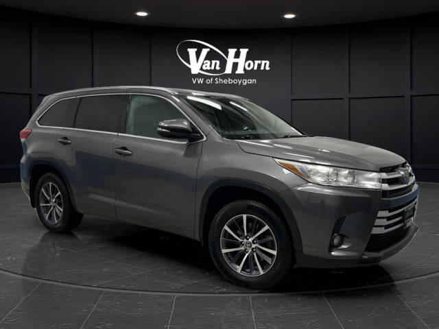 2017 Toyota Highlander XLE AWD photo