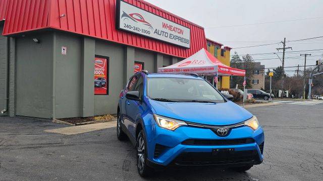2017 Toyota RAV4 LE AWD photo