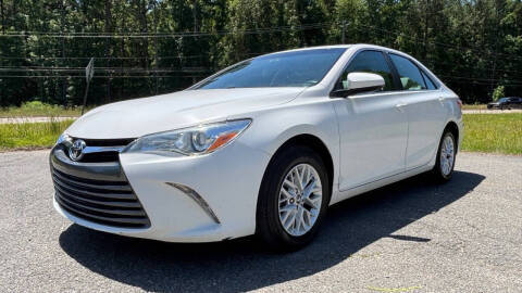 2017 Toyota Camry LE FWD photo