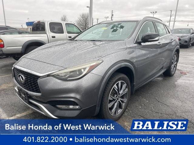 2017 Infiniti QX30 Premium AWD photo