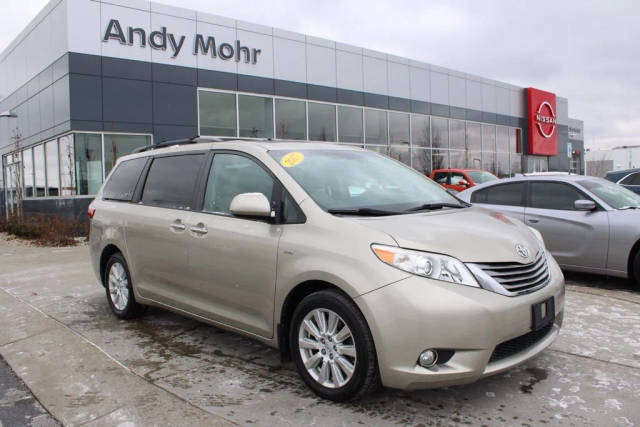 2017 Toyota Sienna XLE Premium AWD photo