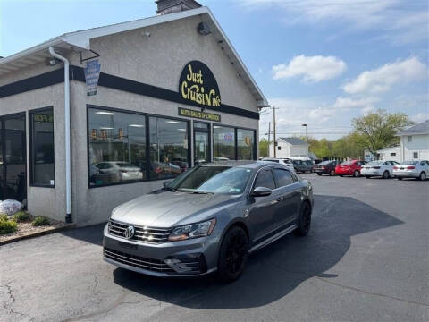 2017 Volkswagen Passat R-Line w/Comfort Pkg FWD photo