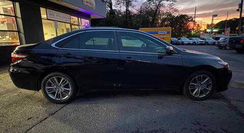 2017 Toyota Camry SE FWD photo