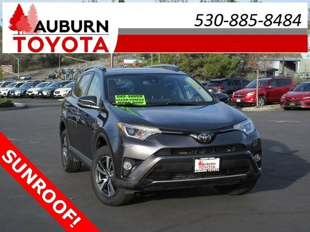 2017 Toyota RAV4 XLE FWD photo