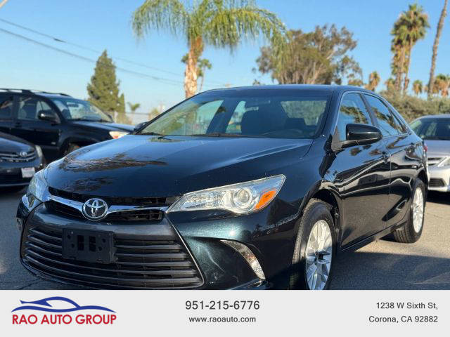 2016 Toyota Camry LE FWD photo