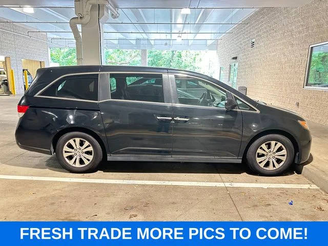2016 Honda Odyssey SE FWD photo