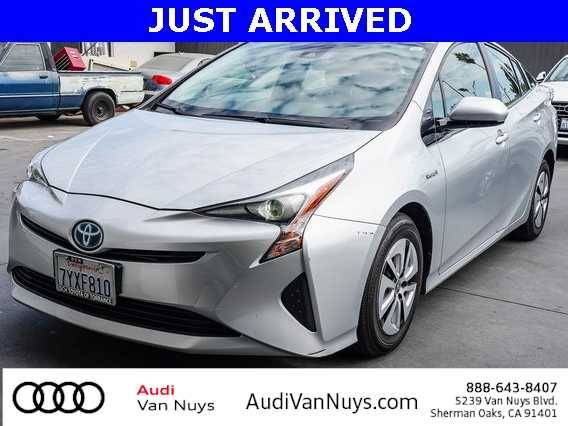 2017 Toyota Prius Three FWD photo