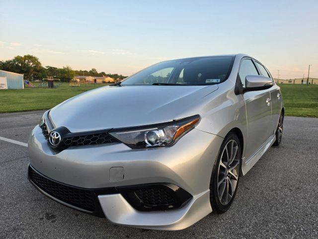 2017 Toyota Corolla iM FWD photo