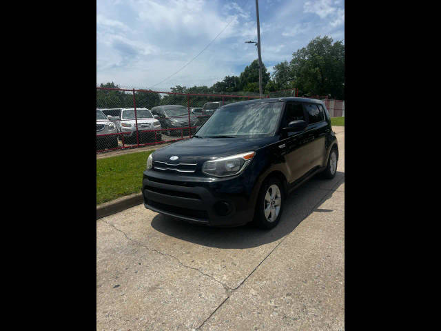 2017 Kia Soul Base FWD photo