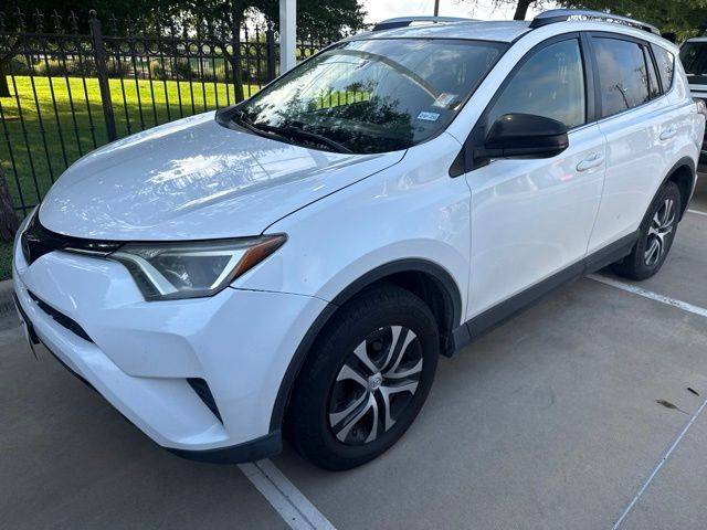 2017 Toyota RAV4 LE FWD photo