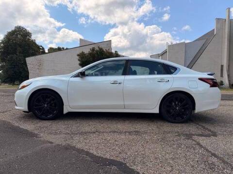2017 Nissan Altima 2.5 SR FWD photo