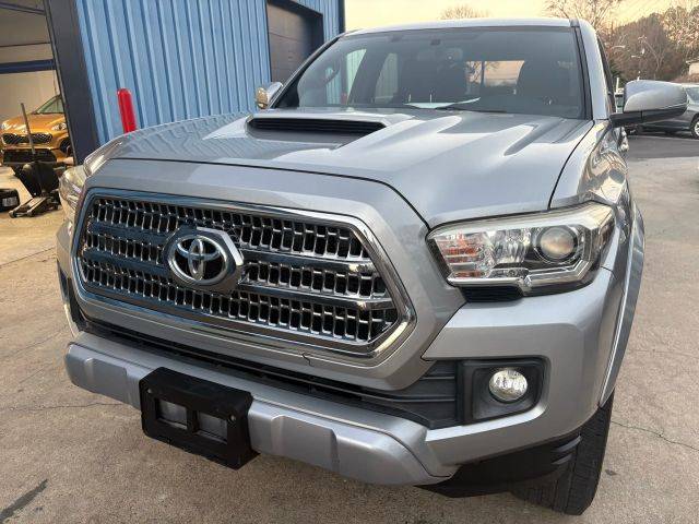 2017 Toyota Tacoma TRD Sport RWD photo