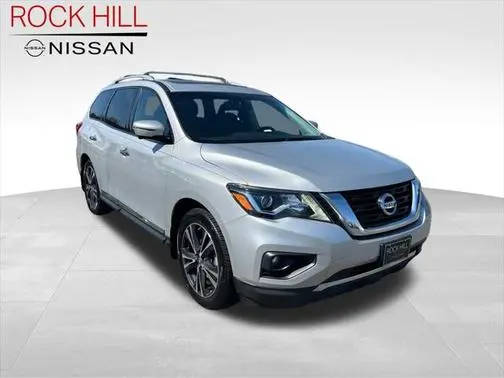 2017 Nissan Pathfinder Platinum FWD photo