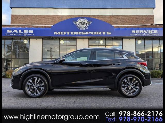 2017 Infiniti QX30 Premium AWD photo