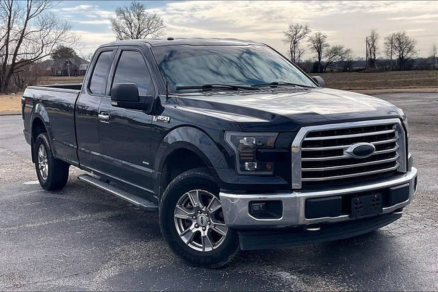 2017 Ford F-150 Lariat 4WD photo