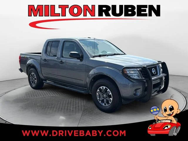 2017 Nissan Frontier Desert Runner RWD photo
