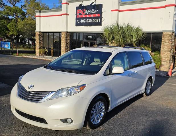 2017 Toyota Sienna XLE Premium FWD photo