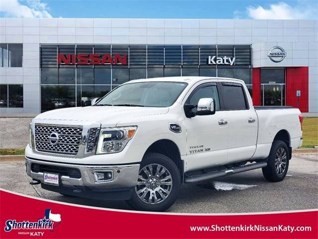 2017 Nissan Titan XD SL RWD photo