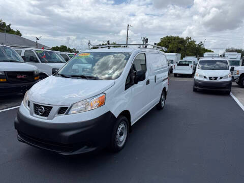 2017 Nissan NV200 S FWD photo